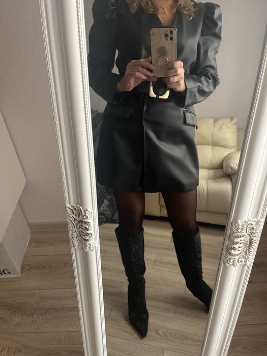 Платье из экокожи Zara, размер М.