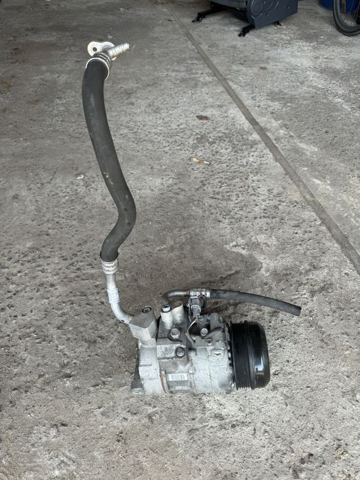 Помпа кондиціонера на мерседес E 220