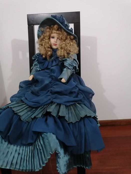 Boneca porcelana