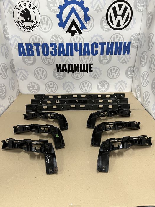 Направляюча заднього бампера Golf plus кронштейн кріпленя гольф плюс