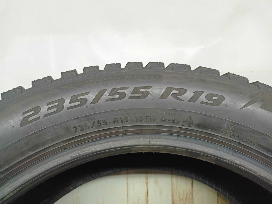Pirelli Scorpion IceZero 235/55/19  255/50/19 21r. 105/107H (6724)