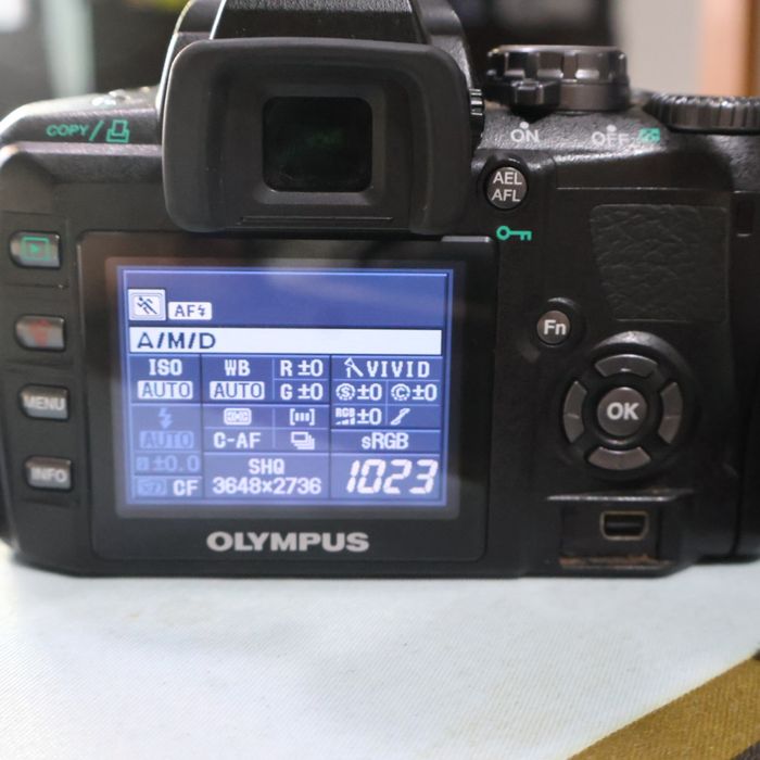 Camera olympus E-400 com duas lentes
