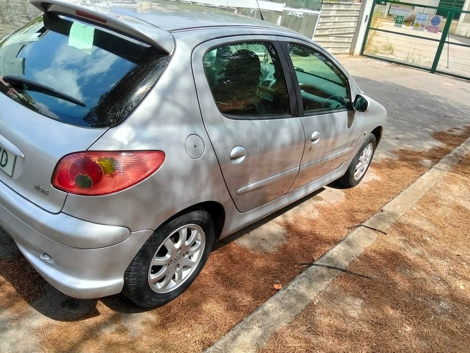Carro Peugeot 206
