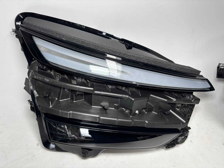 Фара передняя правая Tesla Model Y Juniper 2025+