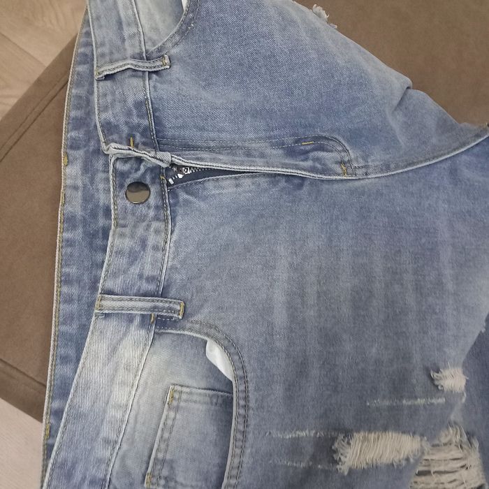 Calças rasgadas fit