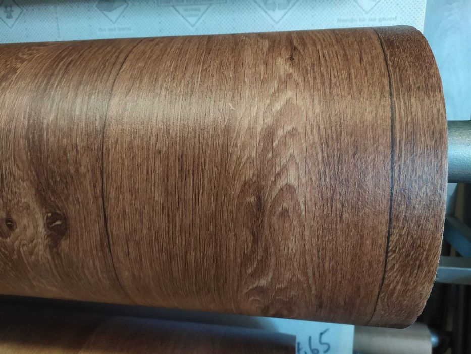 Лінолеум залишок 4х1,5 новий під темну широку дошку