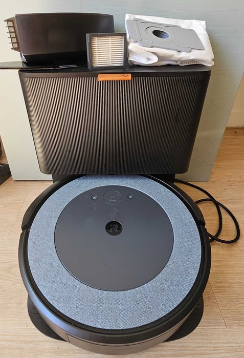 Aspirador iRobot Romba J5 com base
