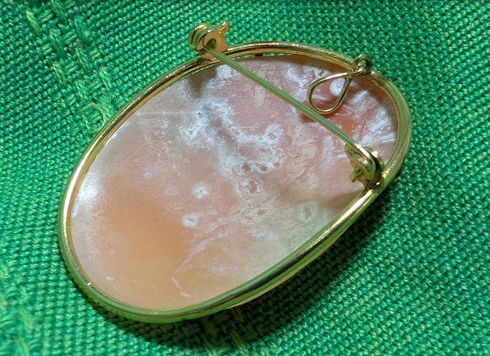 Винтажная брошь кулон камея из раковины, авторская вручную, вырезанная