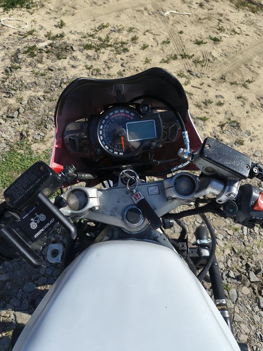 Honda vfr 750 rc36 naked