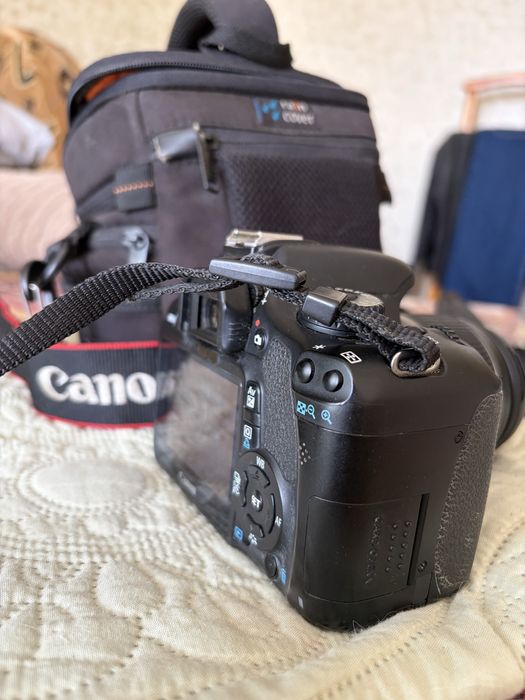 Фотоапарат Canon EOS 550D