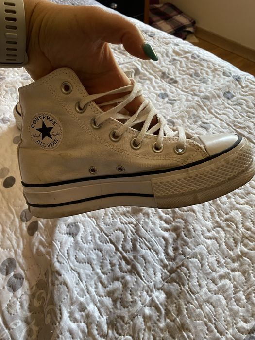 Vendo tenis Converse branco com plataforma n.•36 usados duas vezes