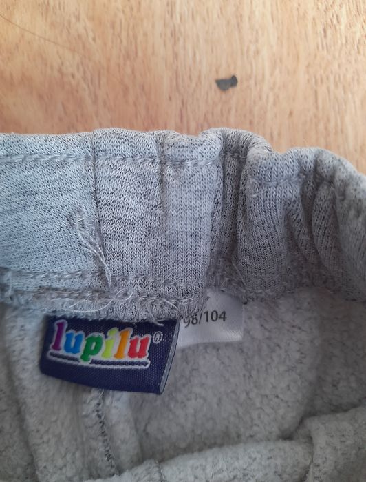 Spodnie dla chłopca 104