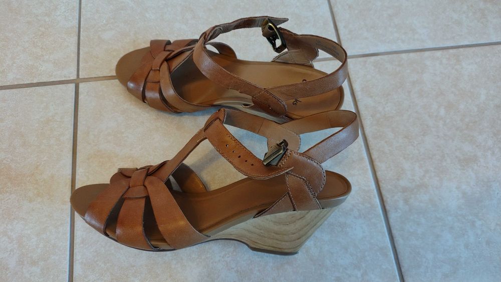 Sandały skórzane damskie Clarks rozm.38