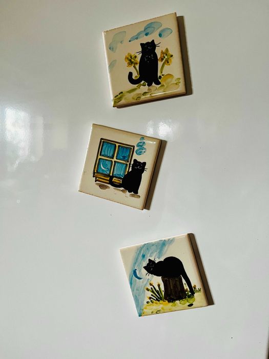 Conj 3 azulejos 7x7cm pintados à mão com íman. Motivo: gato preto
