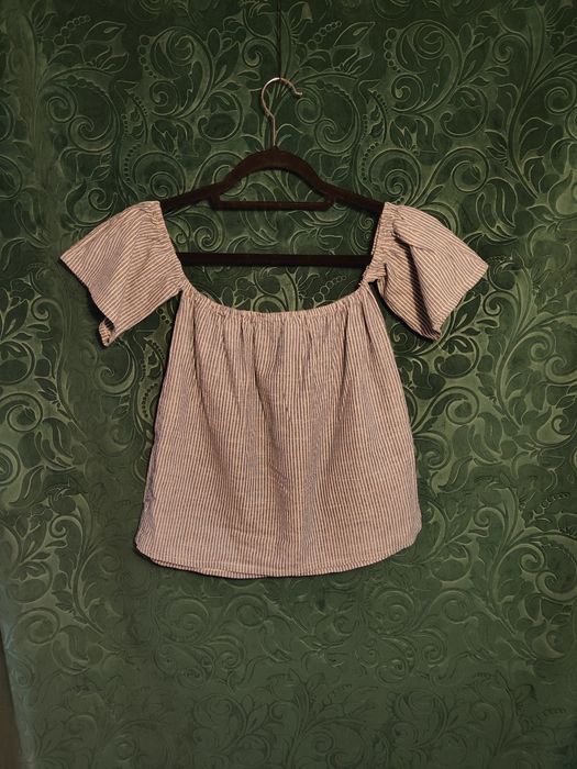 Bluzka w paski off the shoulder