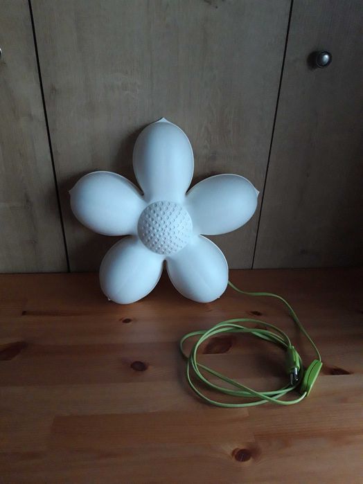 Dziecięca lampa ścienna LED – biały kwiatek