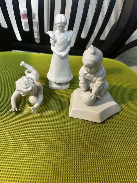 Старинные статуэтки