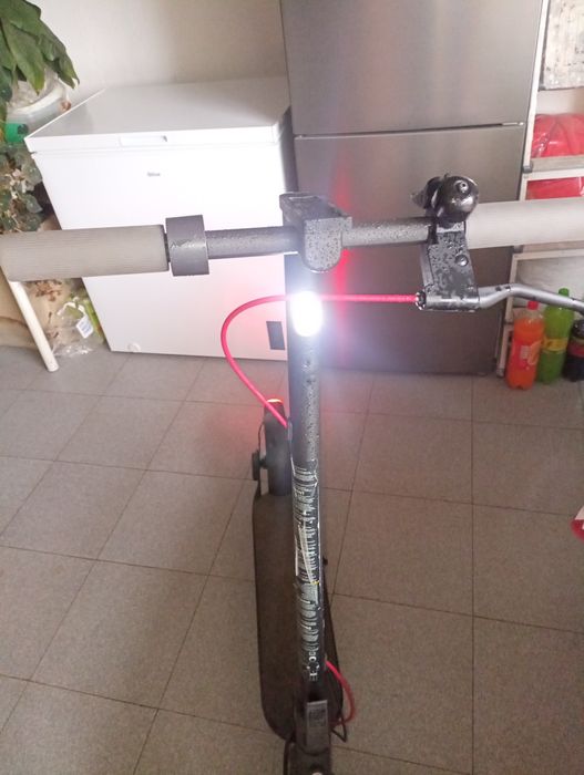 Trotinete Scooter Xiaomi 4 + capacete ajustável +  pneu anti-furo