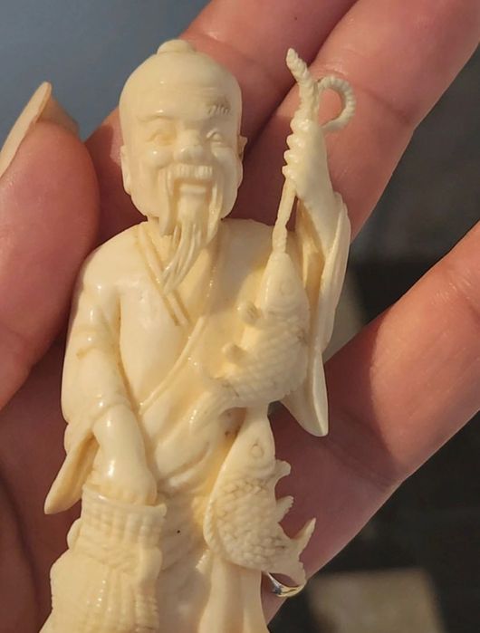 Imagem oriental de pescador camponês okimono trabalhada