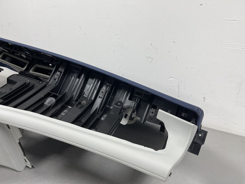 Панель приладів торпедо консоль Mercedes EQE 53 2022-