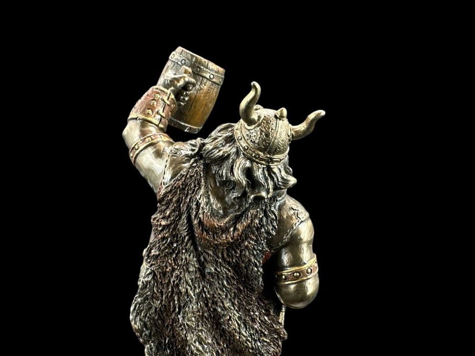 Stojący Wiking Z Kuflem Veronese (Wu76801a4)