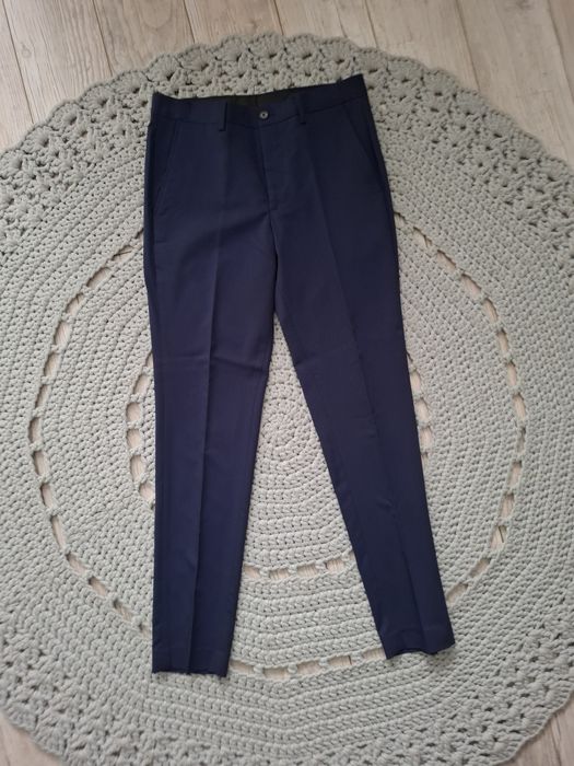 Granatowe spodnie męskie