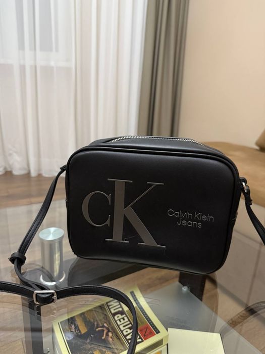 Сумка Calvin Klein crossbody