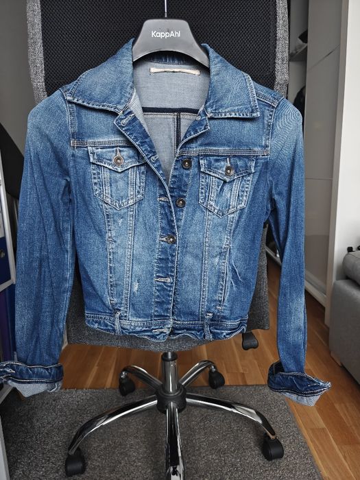 Krótka kurtka jeansowa