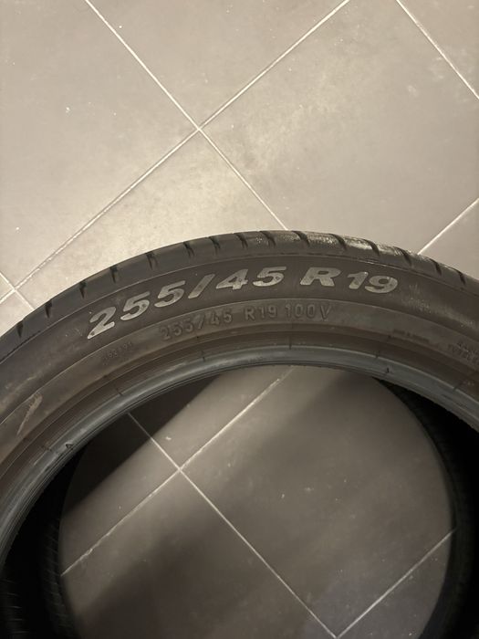 Pneu Pirelli Scorpion 255/45 R19