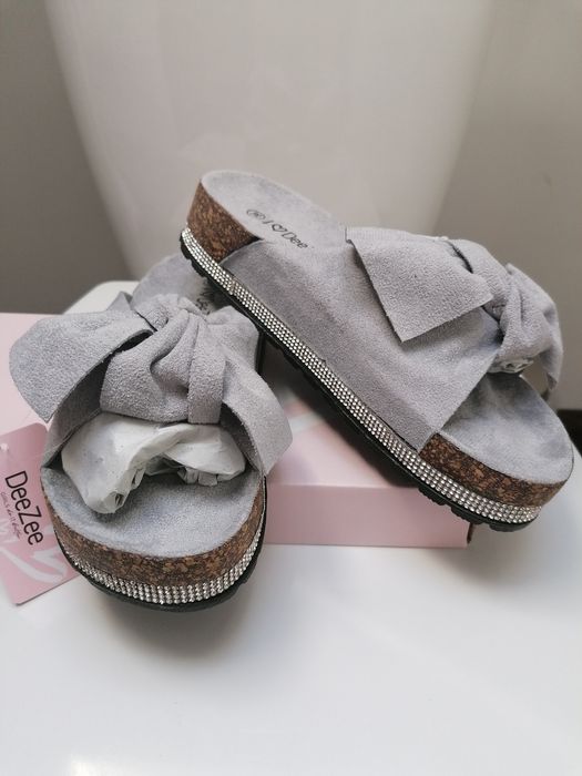 Sprzedam Klapki Deezee