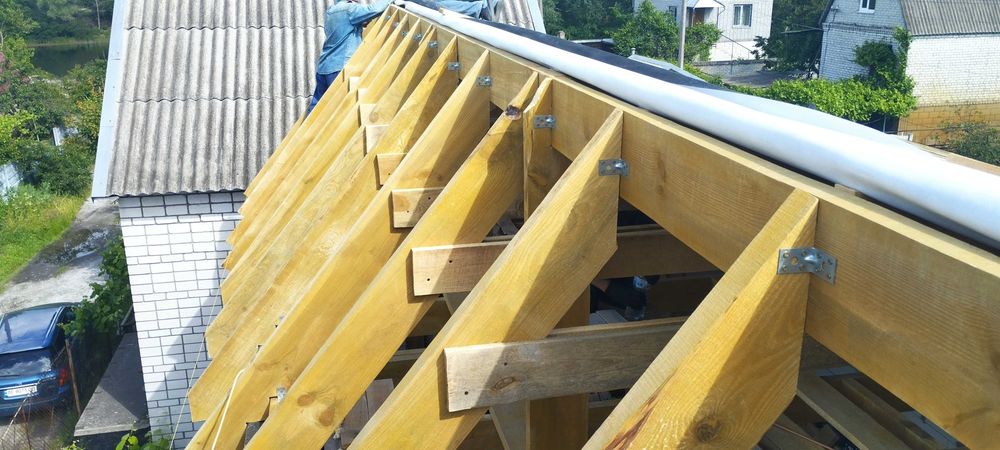 Покрівельні роботи Кам’янське. Ремонт даху. Монтаж сонячних панелей.