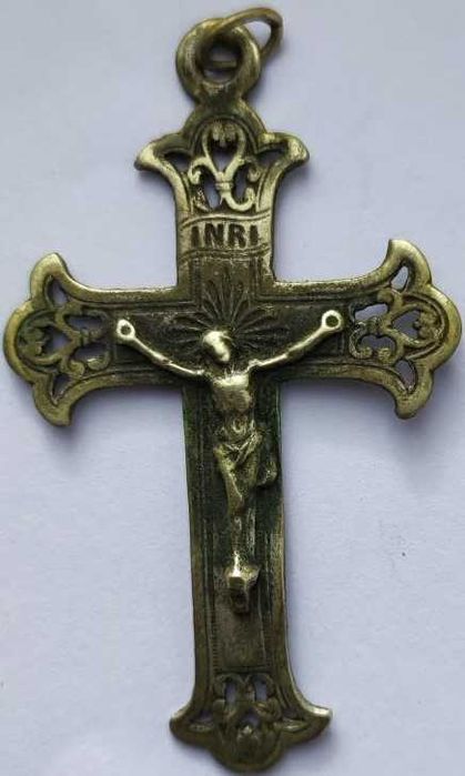 crucifixo em latão