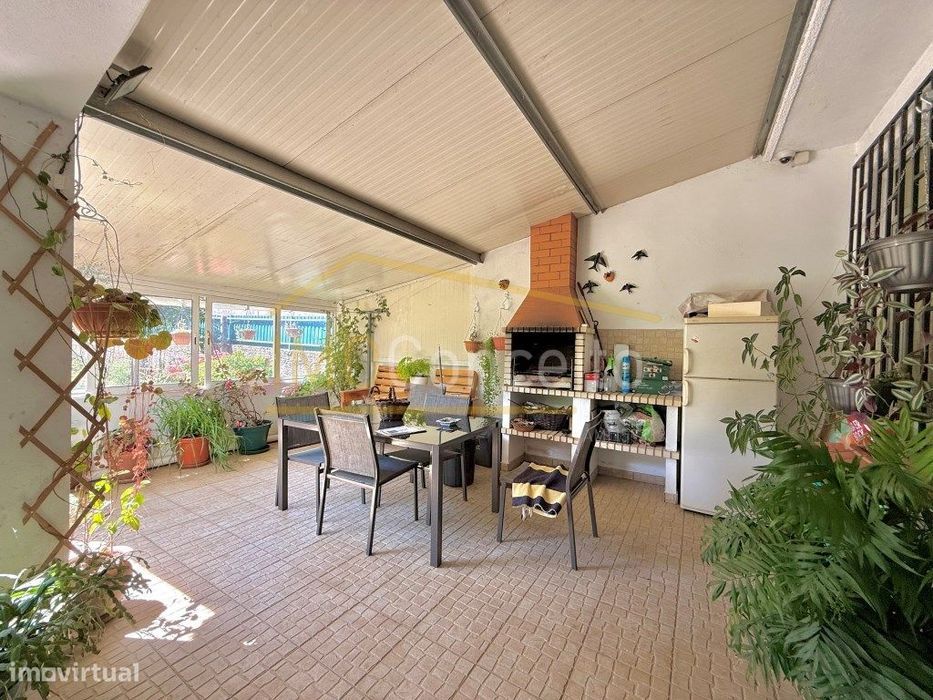 Moradia T4 - Térrea|| Centro da cidade|| | Jardim e Garagem|| - Ent...