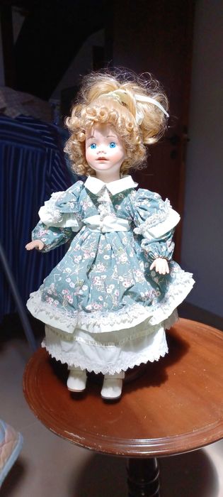 Boneca porcelana coleção