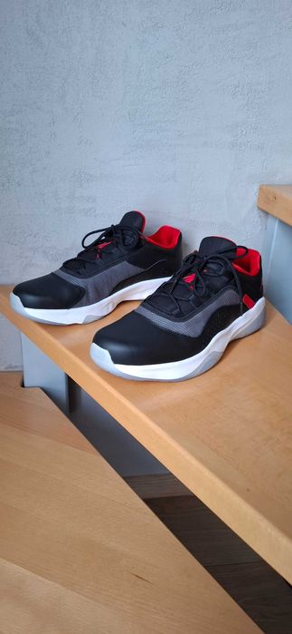 Nike Air Jordan 11 CMFT LOW