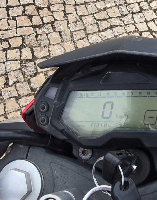 Benelli BN 125 — 2020 | Vermelha | 2.º proprietário