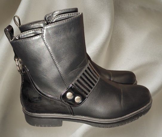 Botki kozaki damskie ocieplane czarne rozm.41