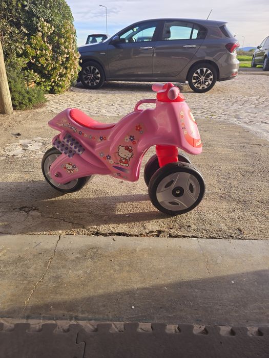 Hello Kitty Tricycle64575237520771126