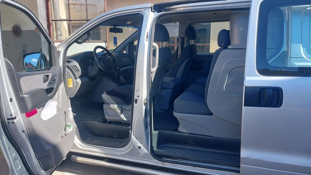 Hyundai H 300 2,5 CRDI 2008 r. Brygadówka 6 osobowa. Hak.