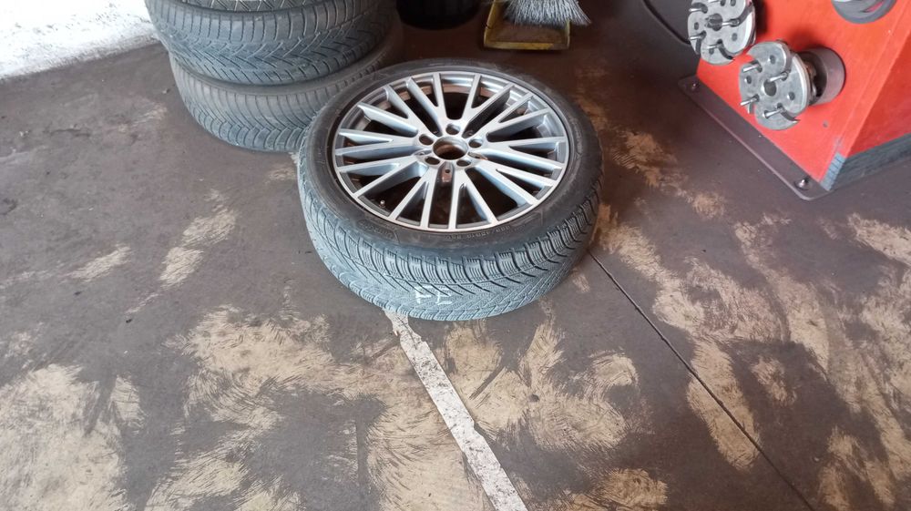 Jantes 18 5x112 et 45 cubo 66.6 com pneus 225/45 r18 como novas