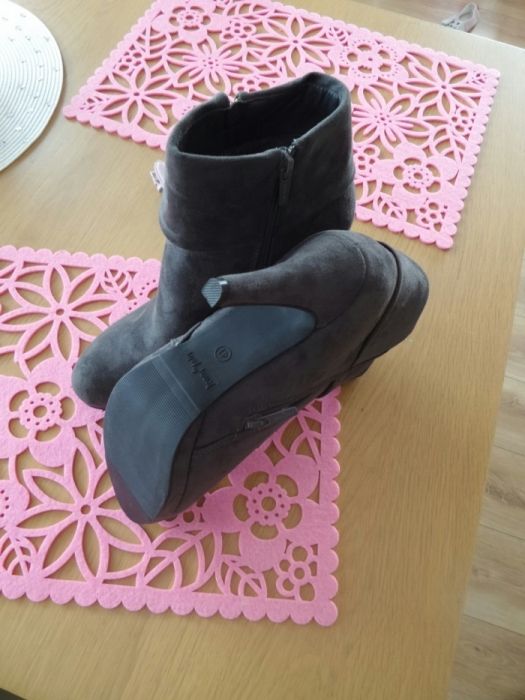 Nowe botki szare r. 41