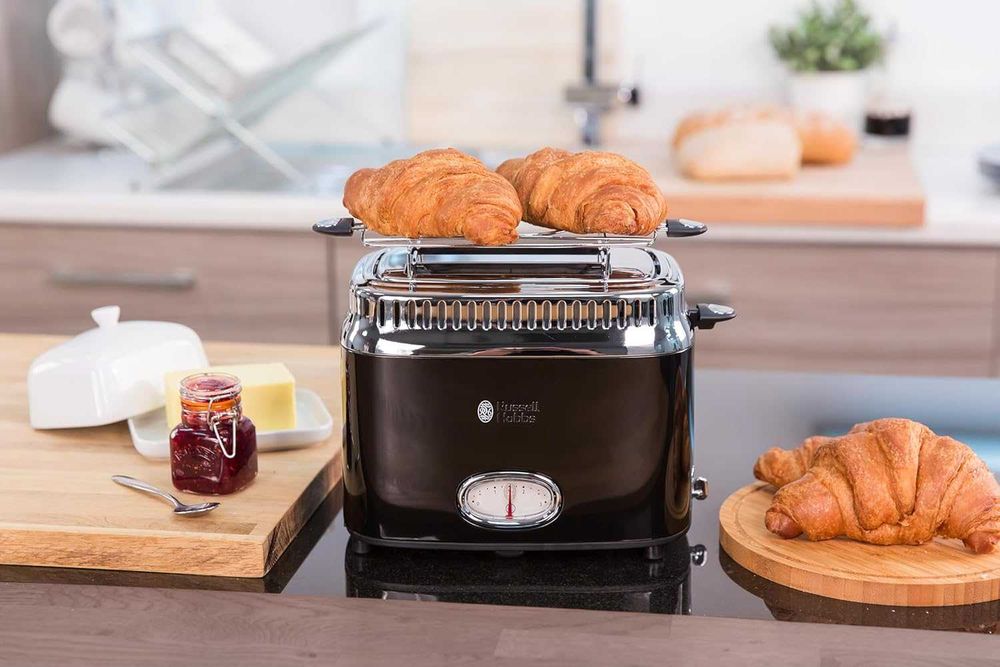 Тостер Russell Hobbs Retro Black 21681-56 [Клас енергоспоживання A+]