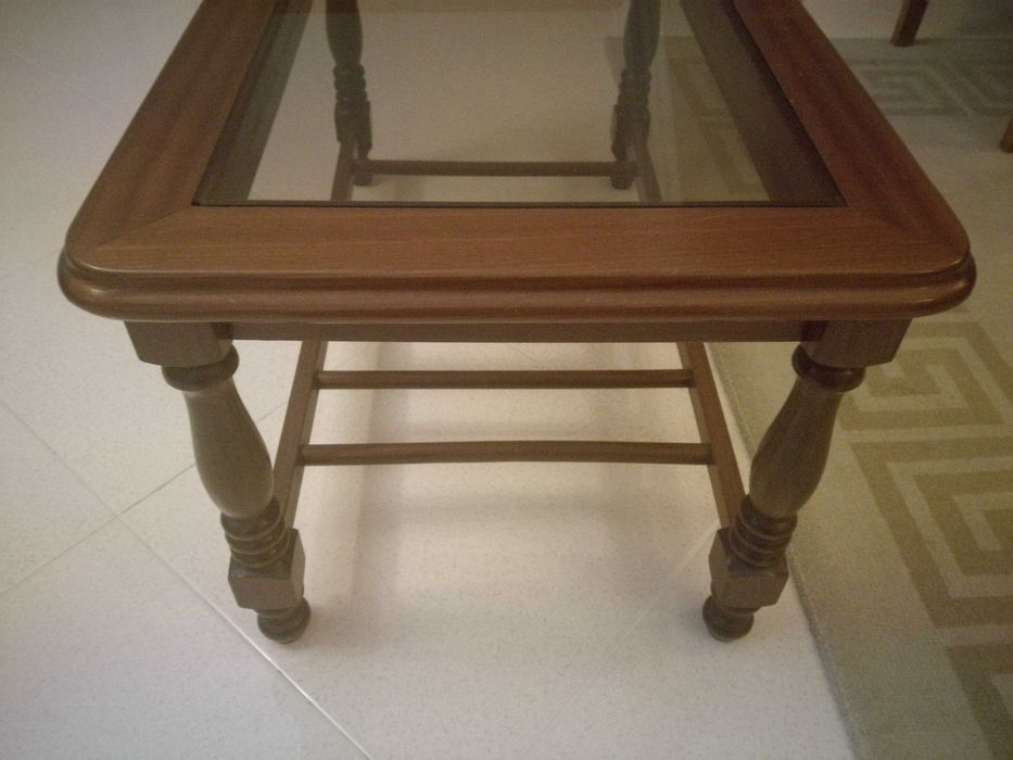 Mesa pequena de sala de estar