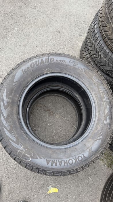 265/65/17 Yokohama ICE GUARD 75