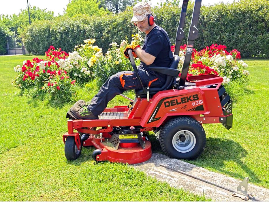 Trator corta-relva DELEKS ZTR-130 - 25cv -Profissional - PORTES GRÁTIS