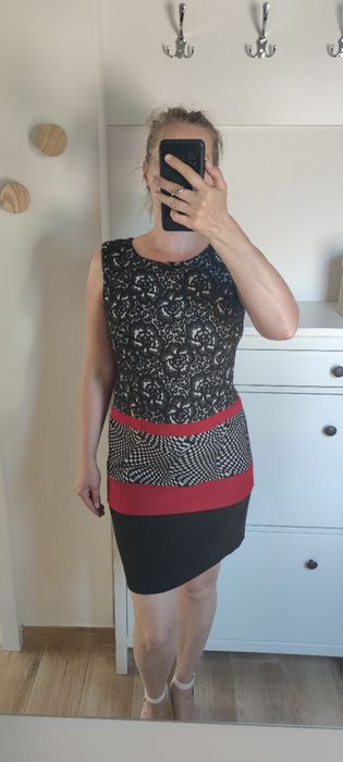Sukienka bez rękawów L/40/12 czarna retro elegancka taliowana Bialcon