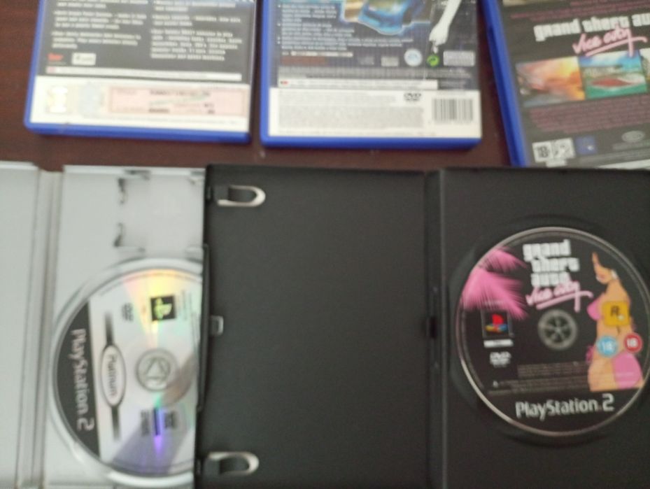 2 Jogos Playstacion 2 PS2	Jogos PS2 - Usados - Como novos*