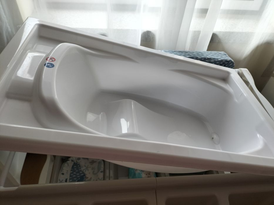 Muda-Fraldas com banheira