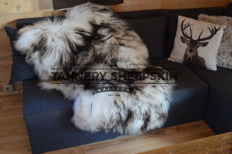 Skóra Owcza Island Muflon Czarny 111-130cm Dywanik Biało - Czarna