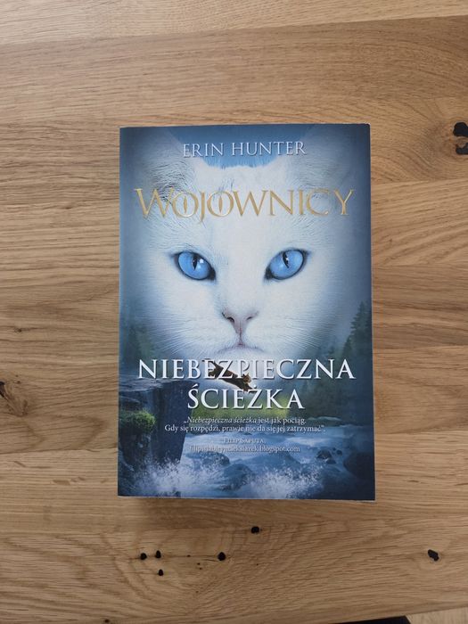 Erin Hunter Wojownicy Niebezpieczna ścieżka